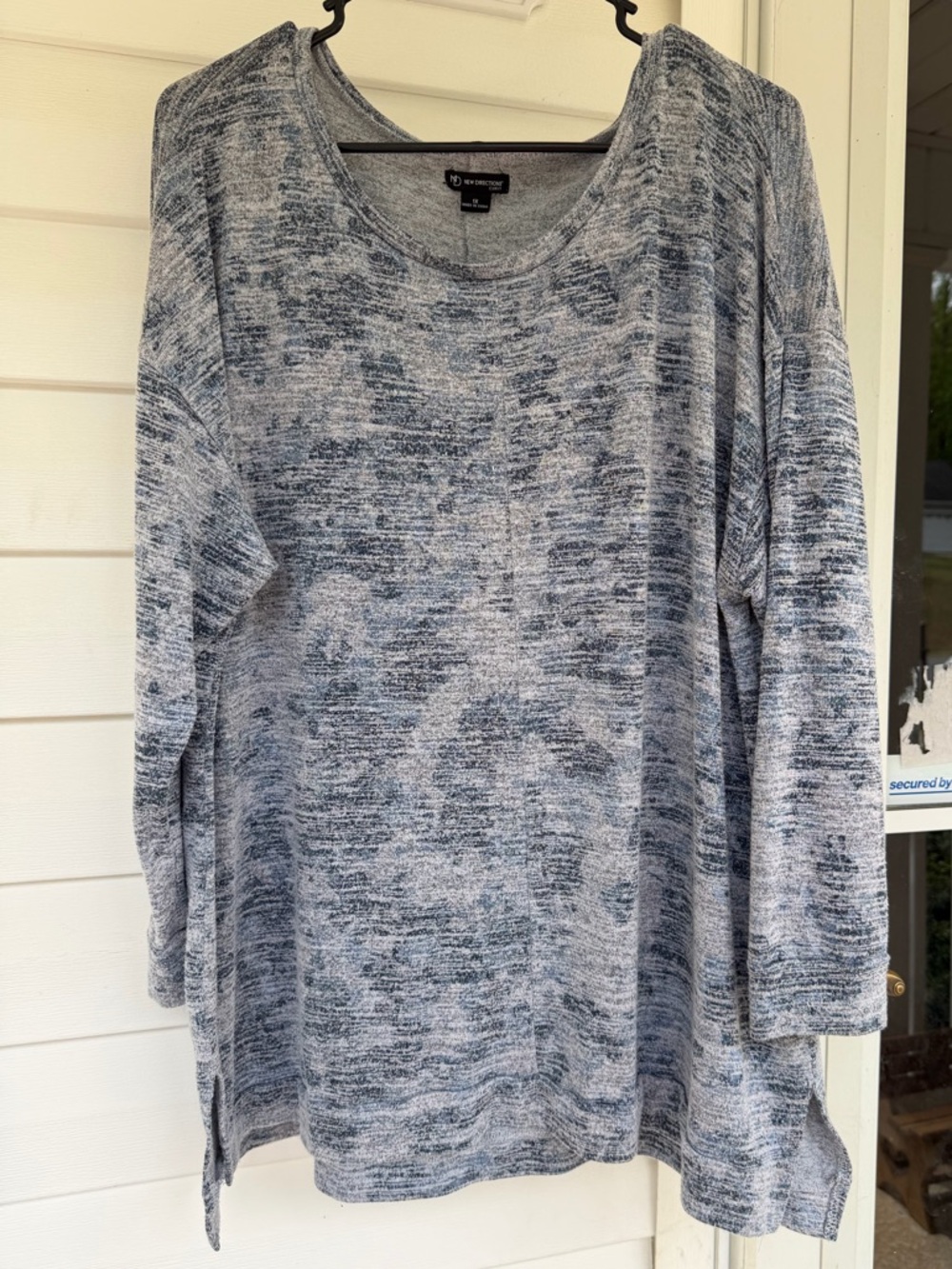new directions Heathered Gray Blue Long Sleeve Pullover Top